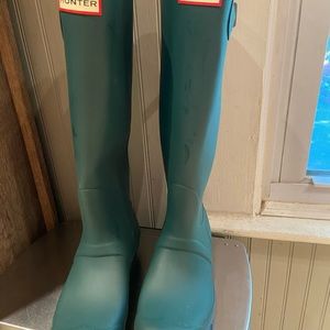 Hunter Boots - Hardly worn because they were too big.  Cool army green size 8